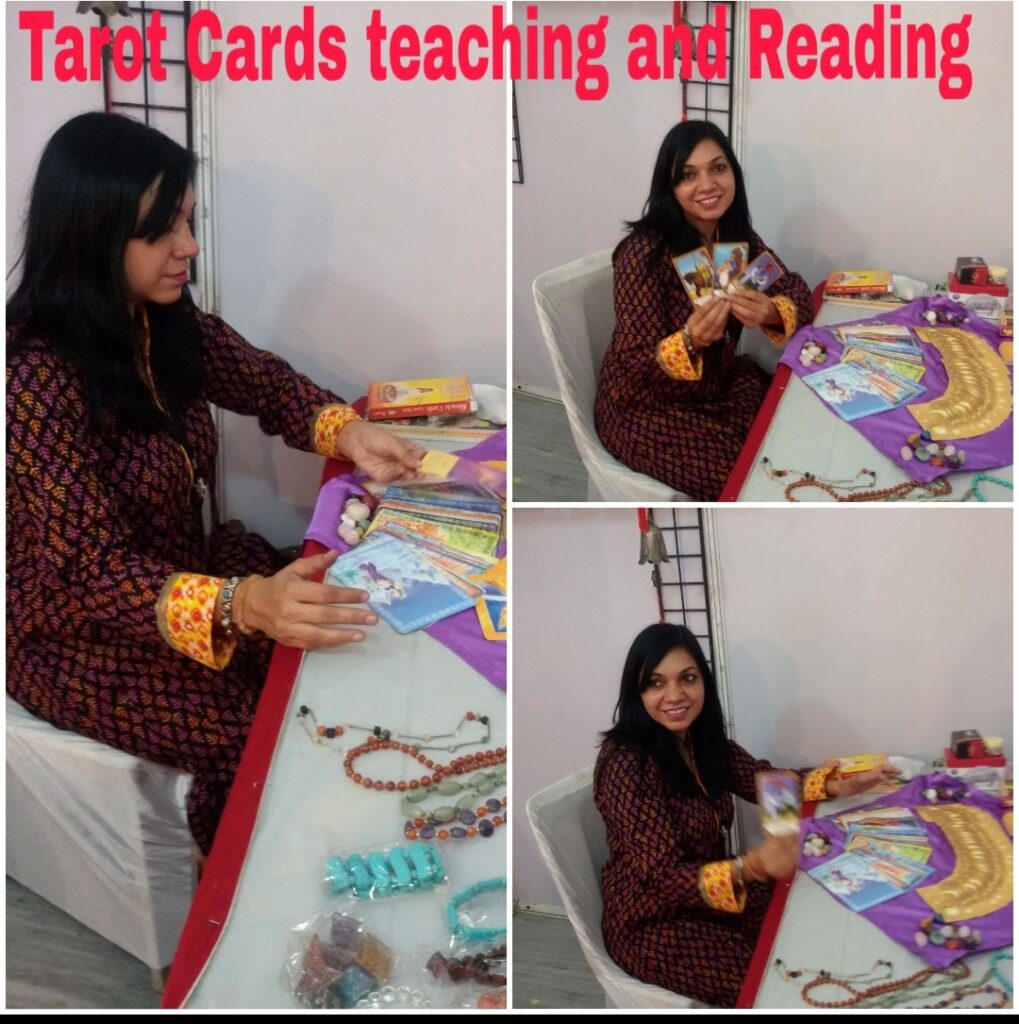 Tarot card reading Tarot card reading.jpg